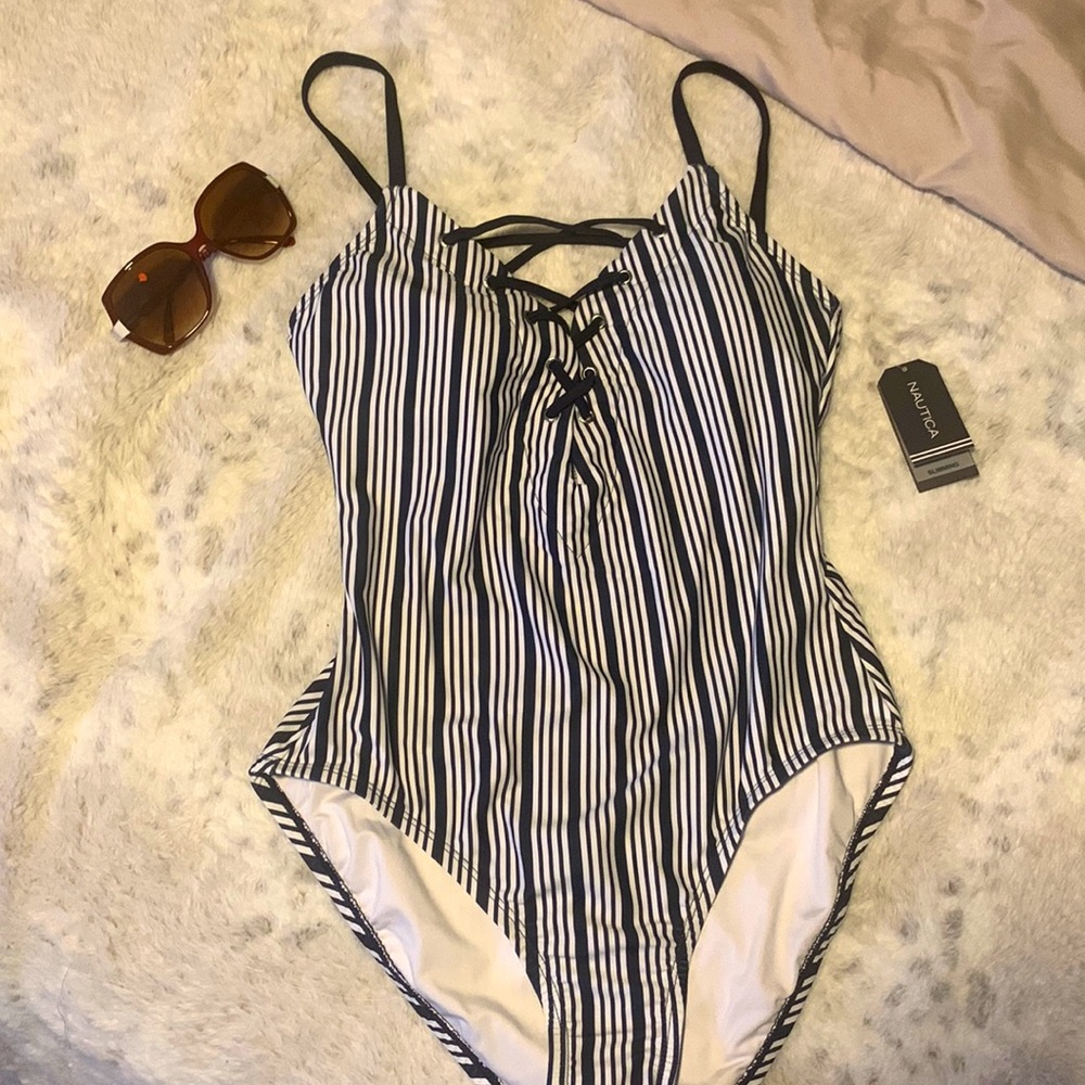 NAUTICA SLIMMING ONE PIECE SWIMWEAR